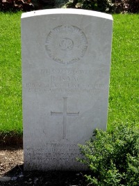 Klagenfurt War Cemetery - Isaac, Ronald